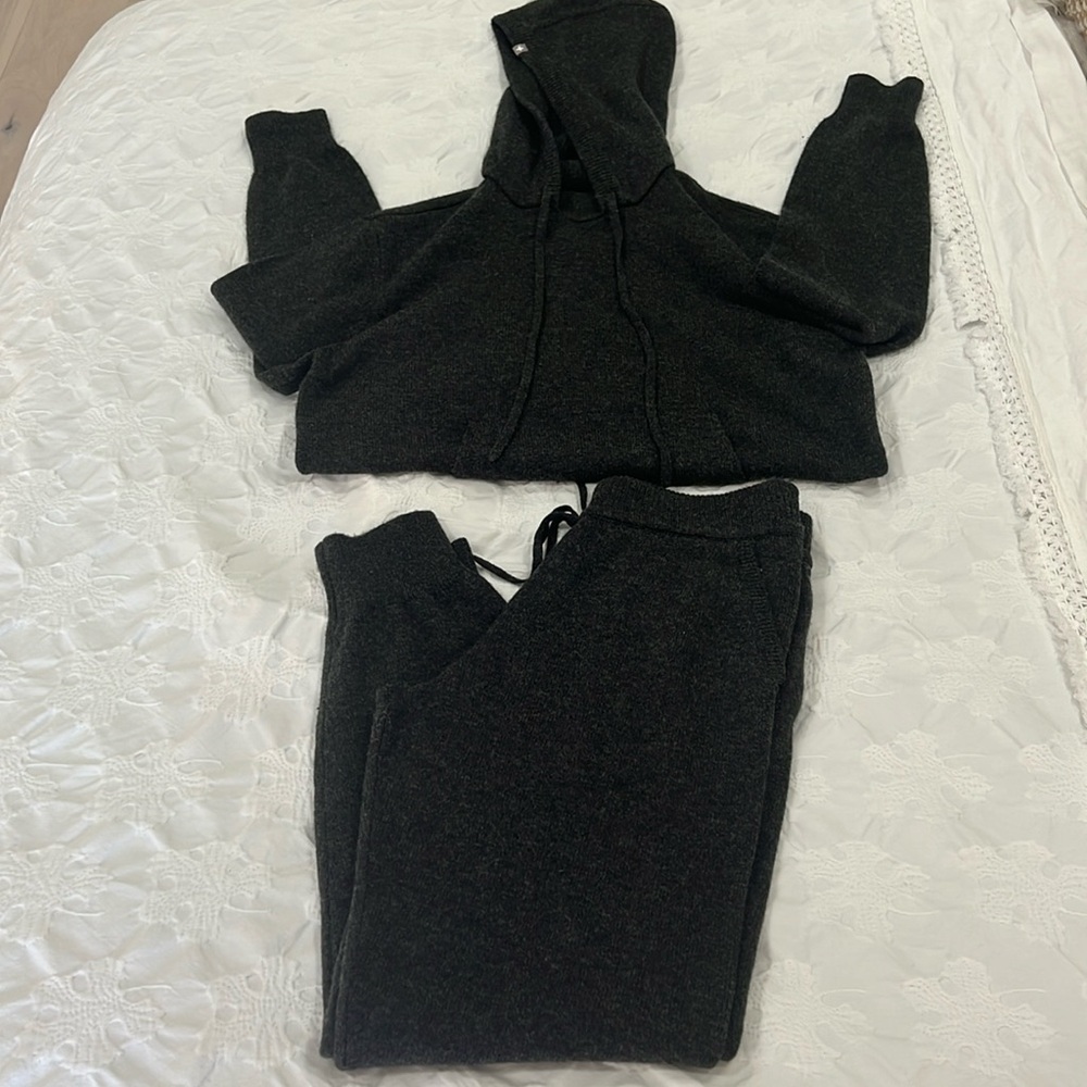 FIGS Dark Gray Knit Hoodie and Jogger Set size Small